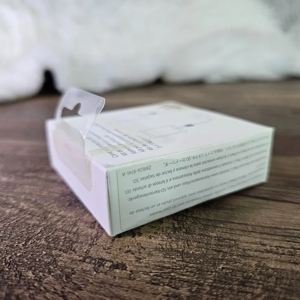 NIB MC531ZM/A Apple iPad & iPad 2 Camera Connection Kit